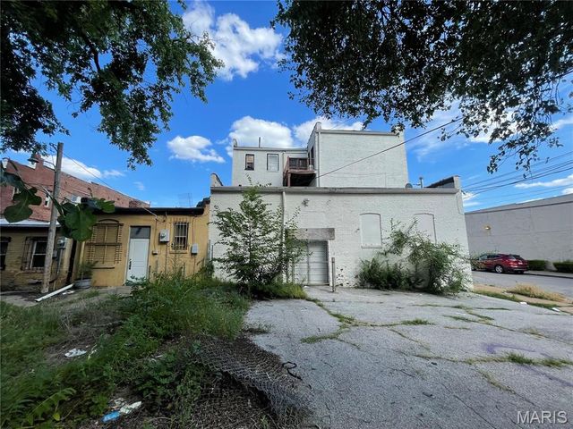 7427 S Broadway, St Louis, MO 63111