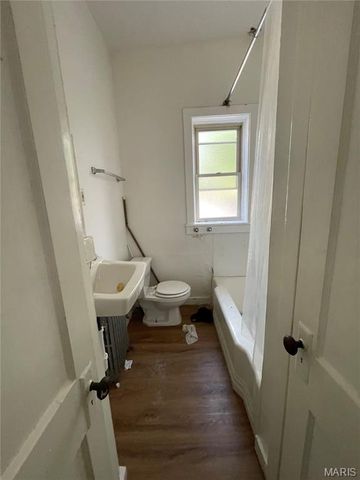 7427 S Broadway, St Louis, MO 63111