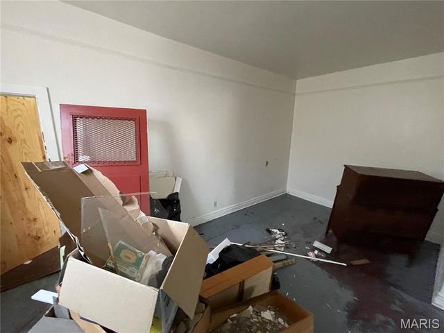 7427 S Broadway, St Louis, MO 63111