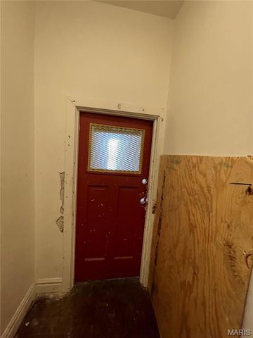 7427 S Broadway, St Louis, MO 63111
