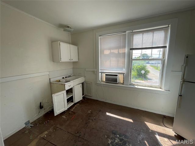 7427 S Broadway, St Louis, MO 63111