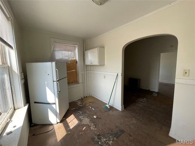 7427 S Broadway, St Louis, MO 63111