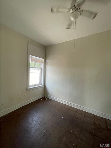 7427 S Broadway, St Louis, MO 63111