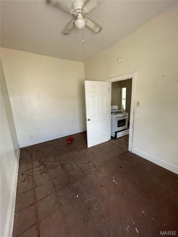 7427 S Broadway, St Louis, MO 63111