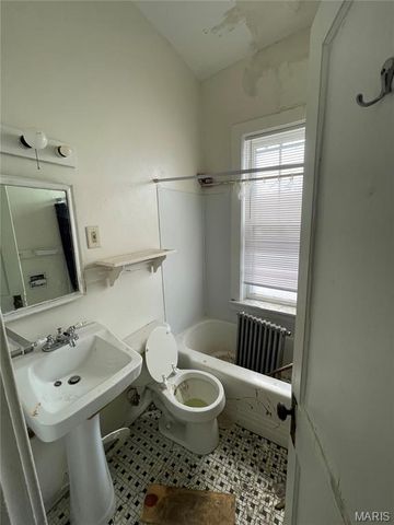 7427 S Broadway, St Louis, MO 63111