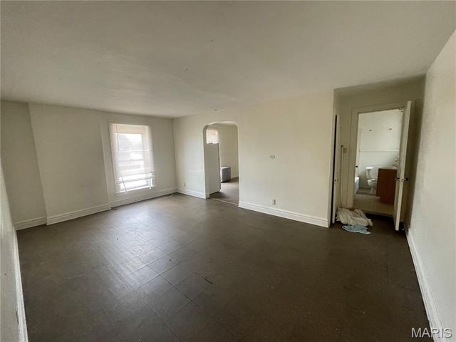 7427 S Broadway, St Louis, MO 63111