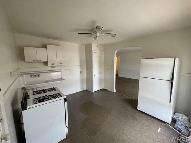 7427 S Broadway, St Louis, MO 63111