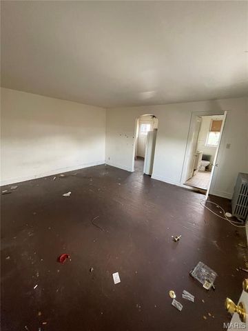 7427 S Broadway, St Louis, MO 63111