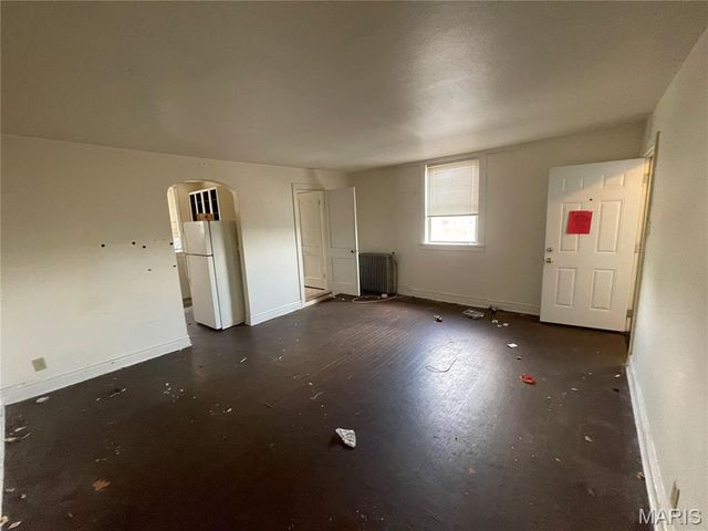 7427 S Broadway, St Louis, MO 63111