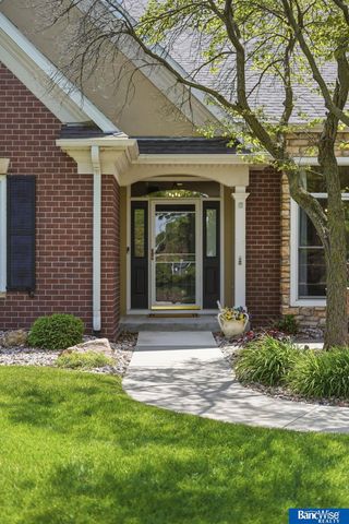 8433 Augusta Drive, Lincoln, NE 68526