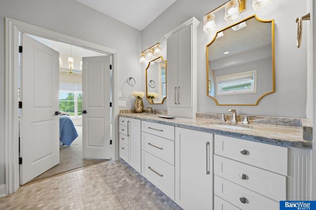 8433 Augusta Drive, Lincoln, NE 68526