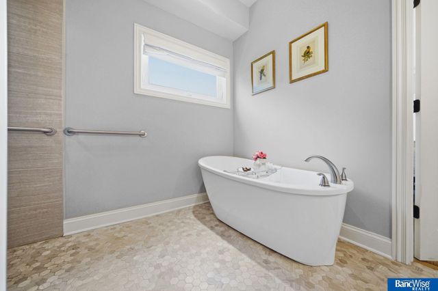 8433 Augusta Drive, Lincoln, NE 68526