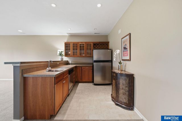 8433 Augusta Drive, Lincoln, NE 68526