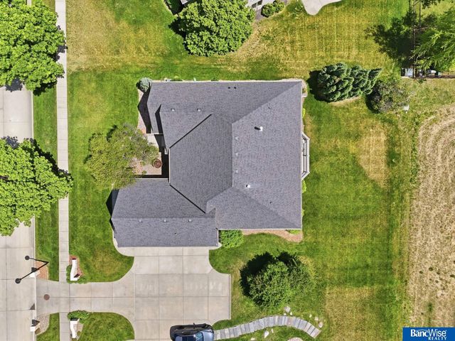 8433 Augusta Drive, Lincoln, NE 68526