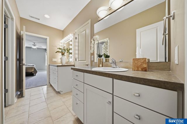 8433 Augusta Drive, Lincoln, NE 68526
