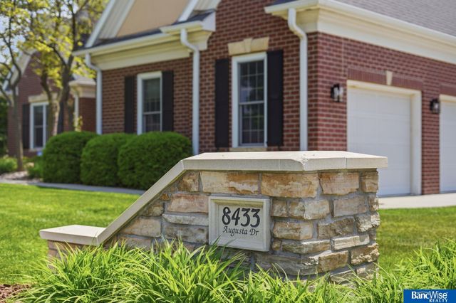 8433 Augusta Drive, Lincoln, NE 68526