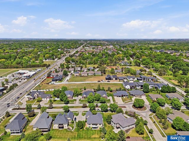 8433 Augusta Drive, Lincoln, NE 68526