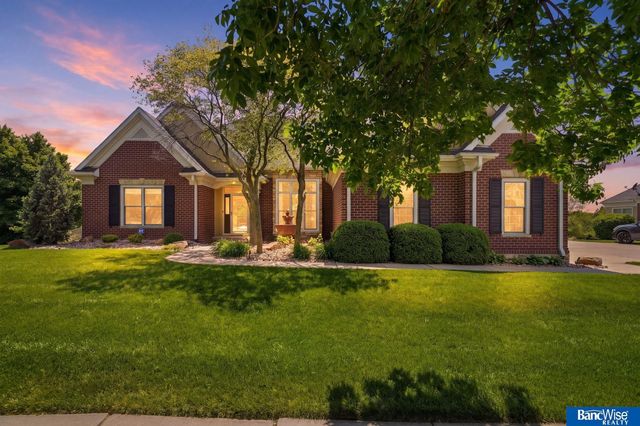 8433 Augusta Drive, Lincoln, NE 68526
