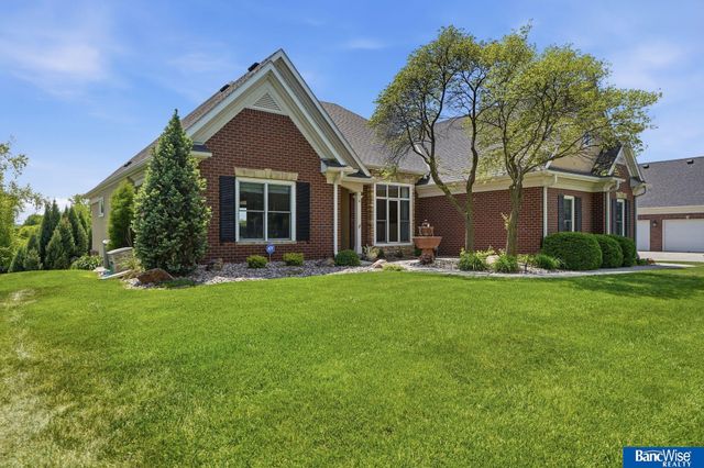8433 Augusta Drive, Lincoln, NE 68526