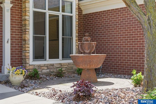 8433 Augusta Drive, Lincoln, NE 68526
