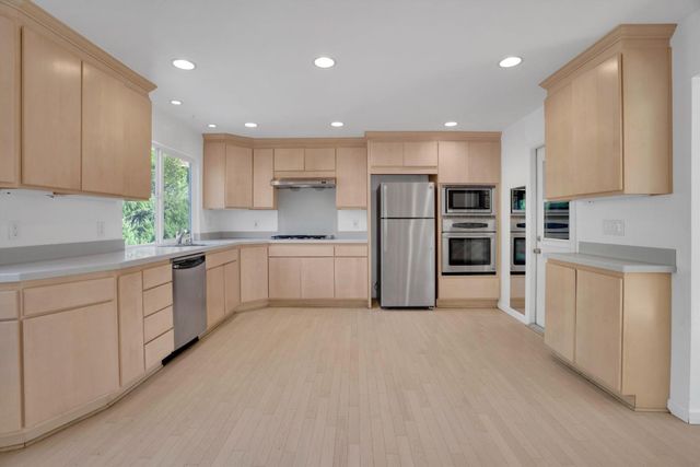 239 Sierra Court, Martinez, CA 94553