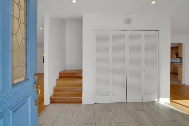 239 Sierra Court, Martinez, CA 94553