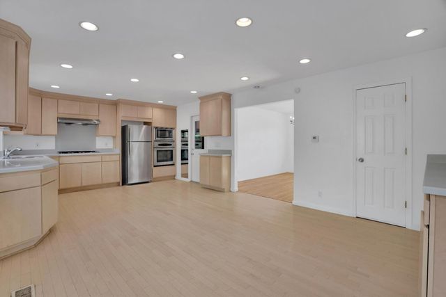 239 Sierra Court, Martinez, CA 94553