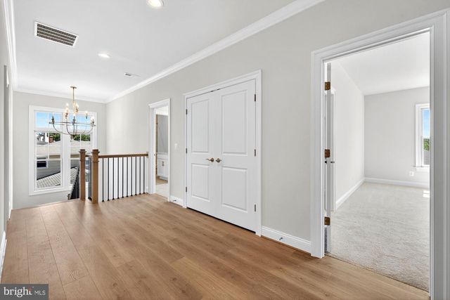608 ROBERTS DR NW, Vienna, VA 22180
