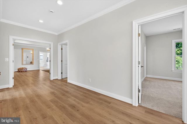 608 ROBERTS DR NW, Vienna, VA 22180