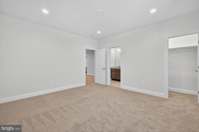 608 ROBERTS DR NW, Vienna, VA 22180