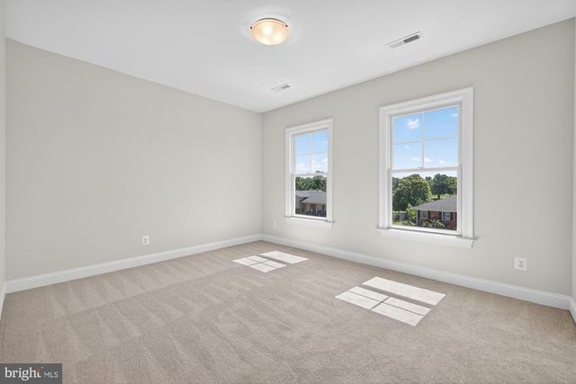 608 ROBERTS DR NW, Vienna, VA 22180