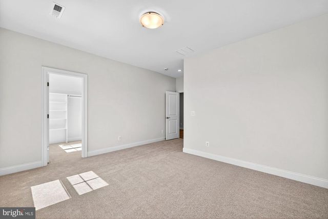 608 ROBERTS DR NW, Vienna, VA 22180