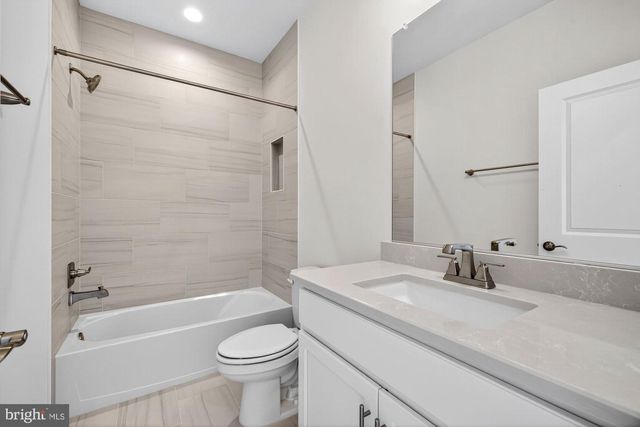 608 ROBERTS DR NW, Vienna, VA 22180