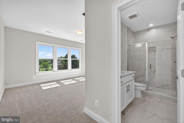 608 ROBERTS DR NW, Vienna, VA 22180
