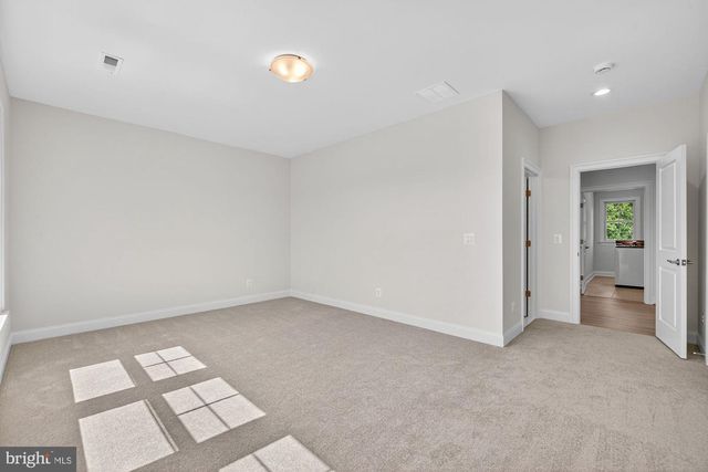 608 ROBERTS DR NW, Vienna, VA 22180