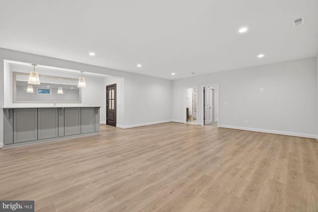608 ROBERTS DR NW, Vienna, VA 22180
