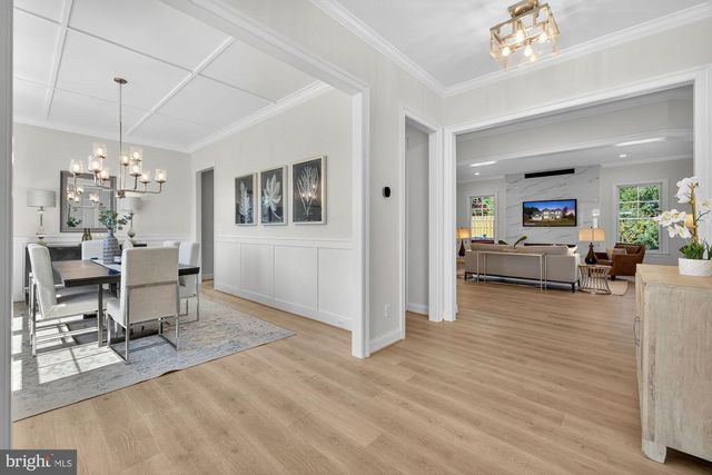 608 ROBERTS DR NW, Vienna, VA 22180