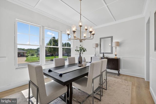608 ROBERTS DR NW, Vienna, VA 22180