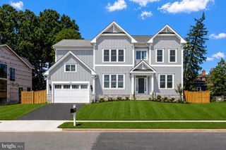 608 ROBERTS DR NW, Vienna, VA 22180