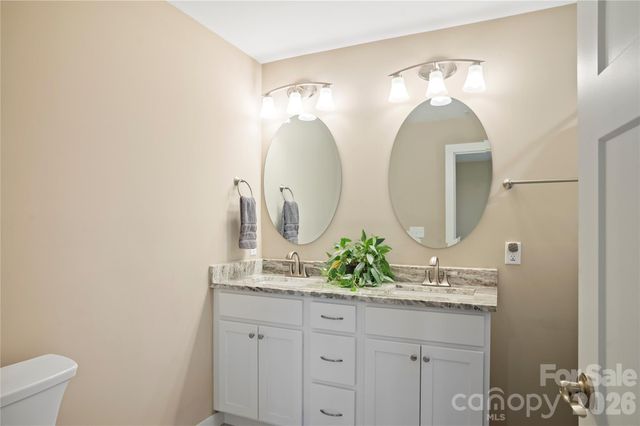212 Walt Drive, Hendersonville, NC 28792