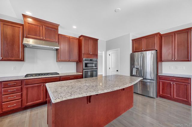 65 Fenton Way, Hopewell Junction, NY 12533