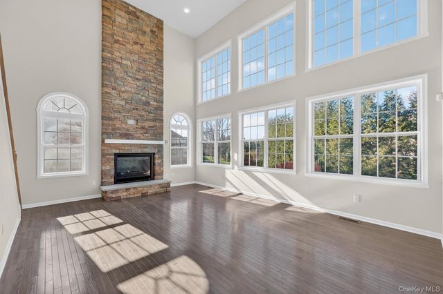 65 Fenton Way, Hopewell Junction, NY 12533