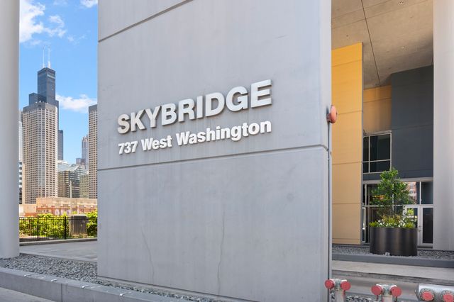 737 W Washington Boulevard 3607, Chicago, IL 60661