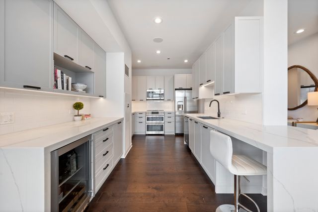737 W Washington Boulevard 3607, Chicago, IL 60661