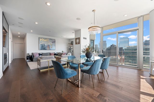 737 W Washington Boulevard 3607, Chicago, IL 60661