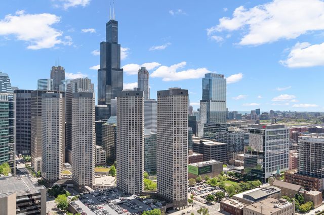 737 W Washington Boulevard 3607, Chicago, IL 60661