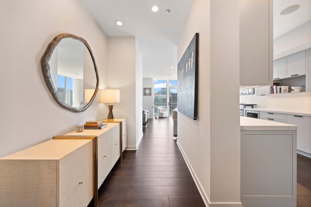 737 W Washington Boulevard 3607, Chicago, IL 60661