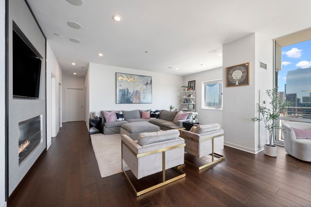 737 W Washington Boulevard 3607, Chicago, IL 60661