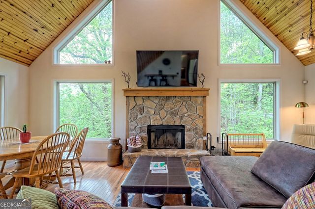 331 Camelot Trail, Clayton, GA 30525