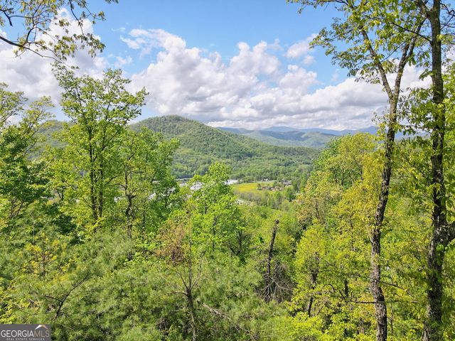 331 Camelot Trail, Clayton, GA 30525